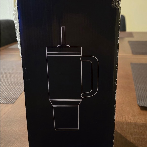 Stanley Barbie Pink and Ken Black Tumbler Set - Picture 5 of 9